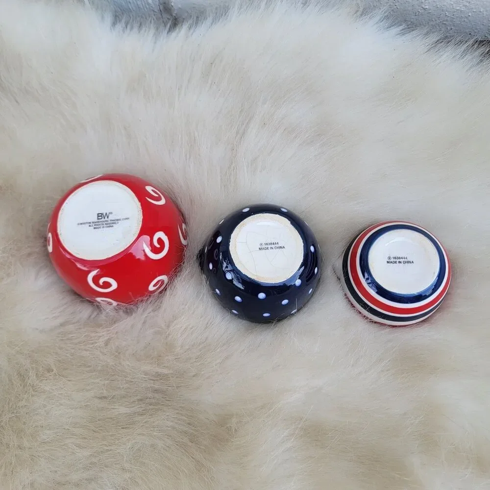 set of 3 Boston Warehouse red white & blue nesting bowl measuring cups